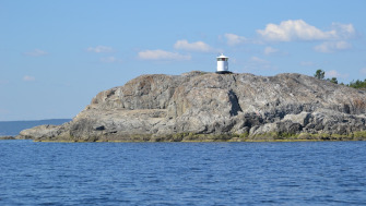 Bilden visar en skärgårdsmiljö